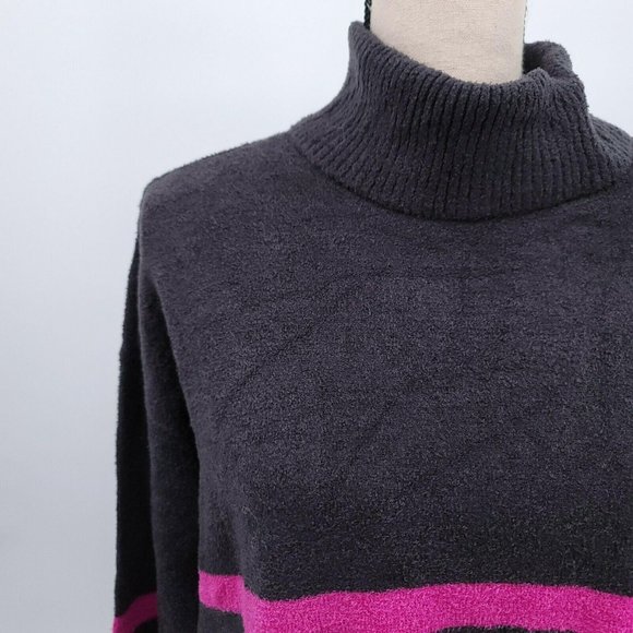 Vince Camuto Women's NWT Large Striped Turtleneck Sweater - Picture 3 of 10